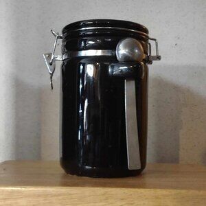 64 oz Black Airtight Ceramic Crock Container with Stainless Steel TBSP scoop